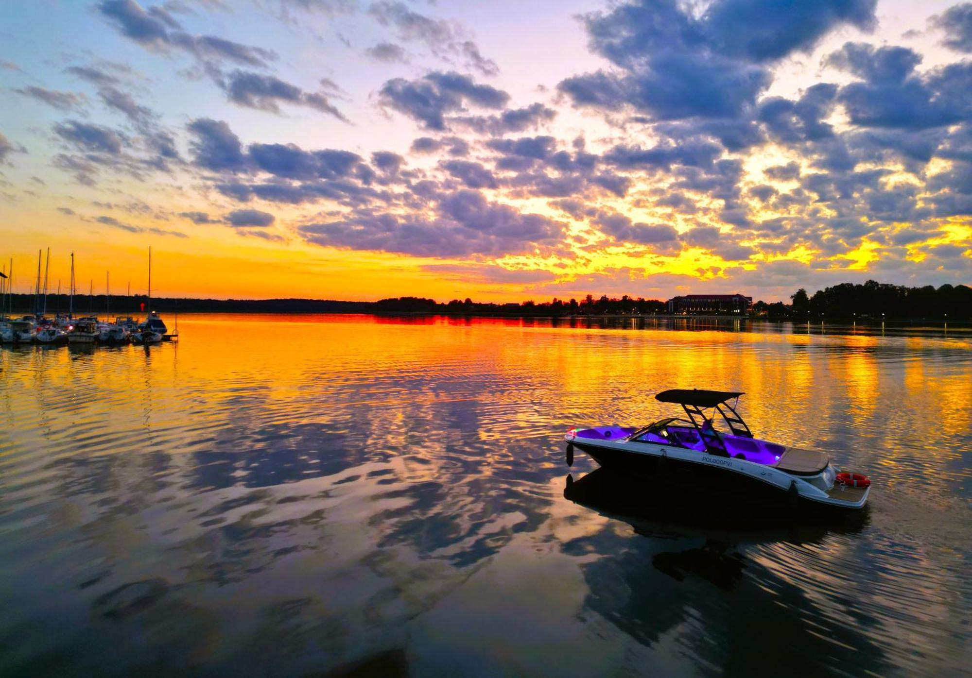 Over The River - Widok Na Rzeke, Przy Parku, Parking, Winda, Netflix I Max, Centrum Ілава Екстер'єр фото
